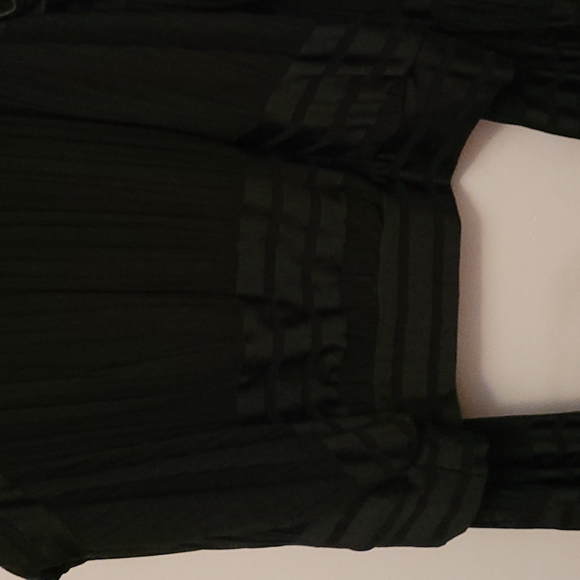 bebe cold shoulder top - Picture 7 of 7